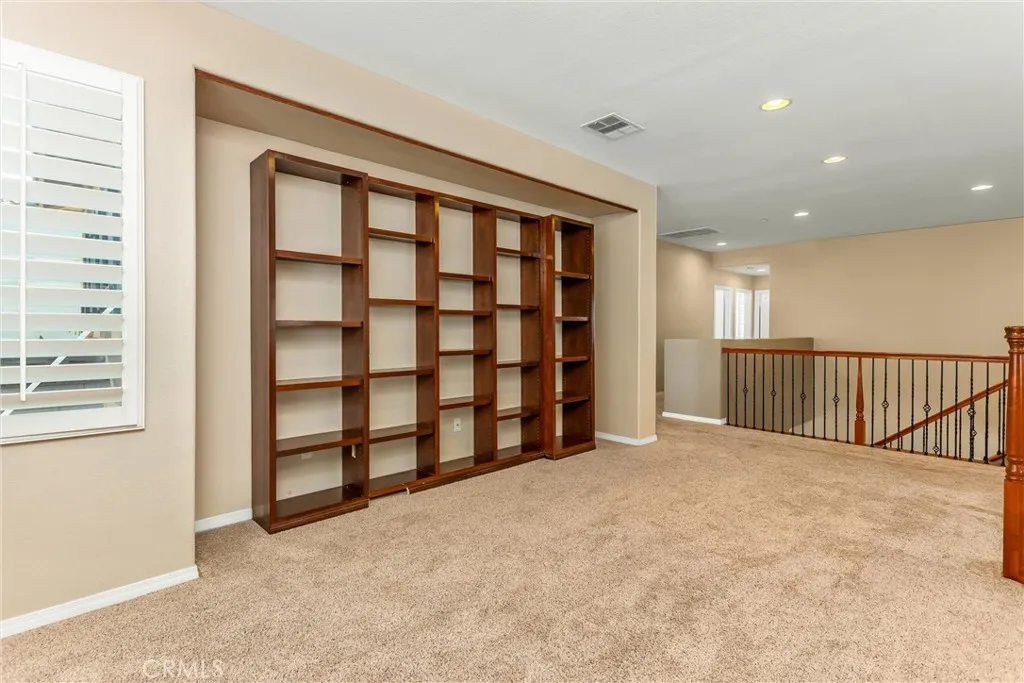 7526 Tioga Lane, Highland, California 92346 home-pic-28